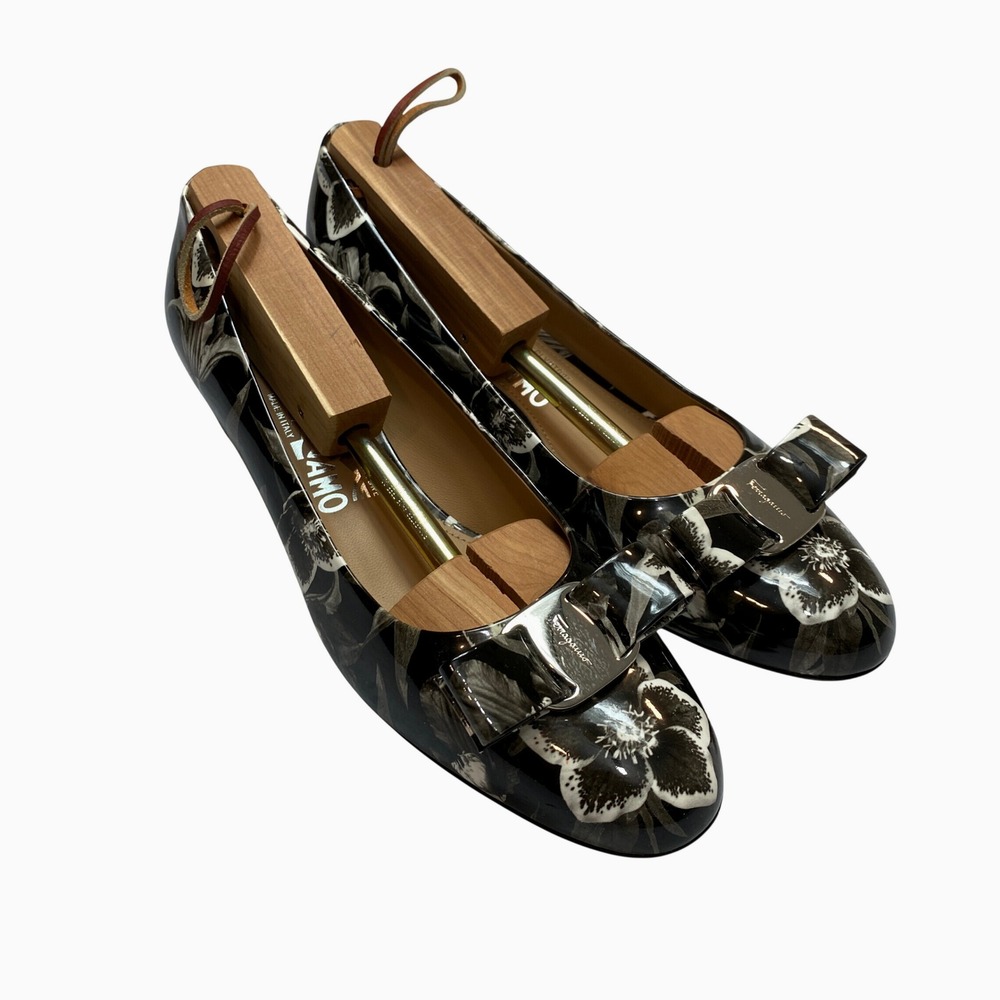 Salvatore Ferragamo Pump Womens 8.5B Black Floral Vara Bow Patent Low Heel Shoes